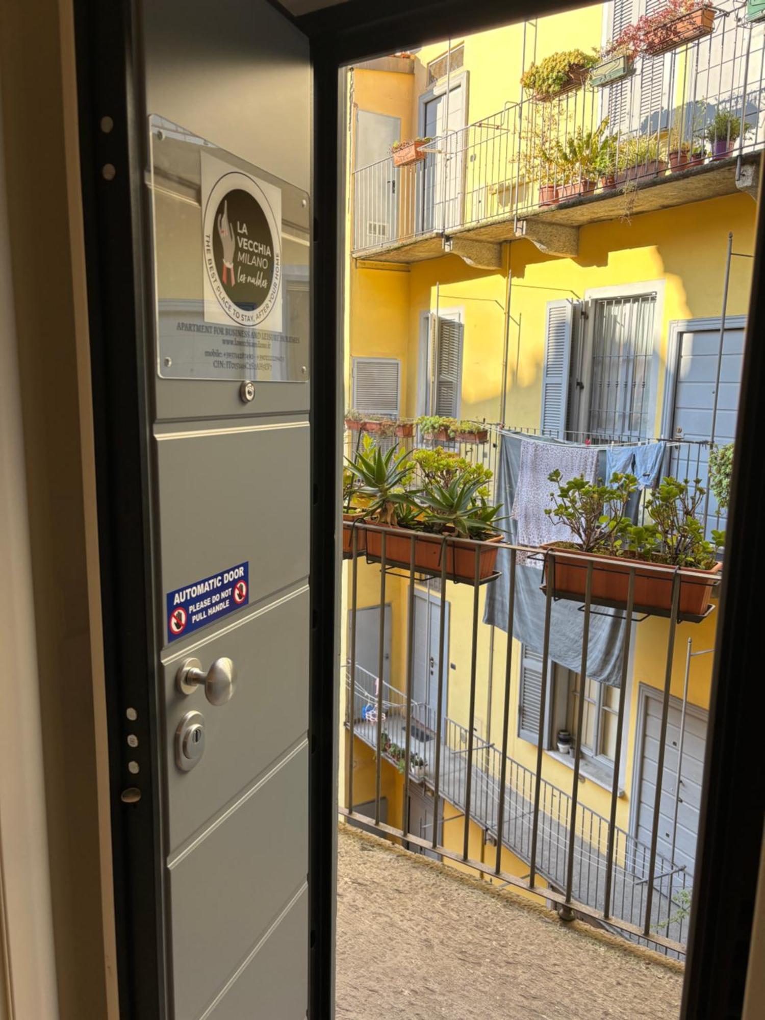 La Vecchia Milano-Les Nubles Vannucci - Il Ballatoio E Il Cortile ภายนอก รูปภาพ