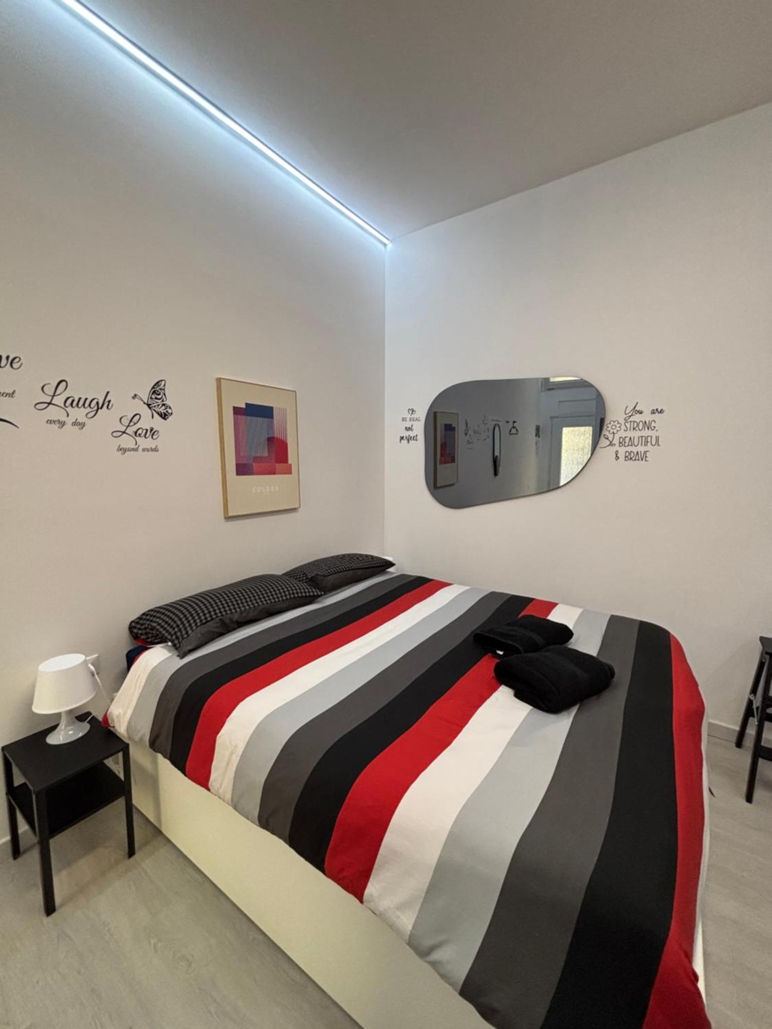 La Vecchia Milano-Les Nubles Vannucci - Il Ballatoio E Il Cortile ภายนอก รูปภาพ