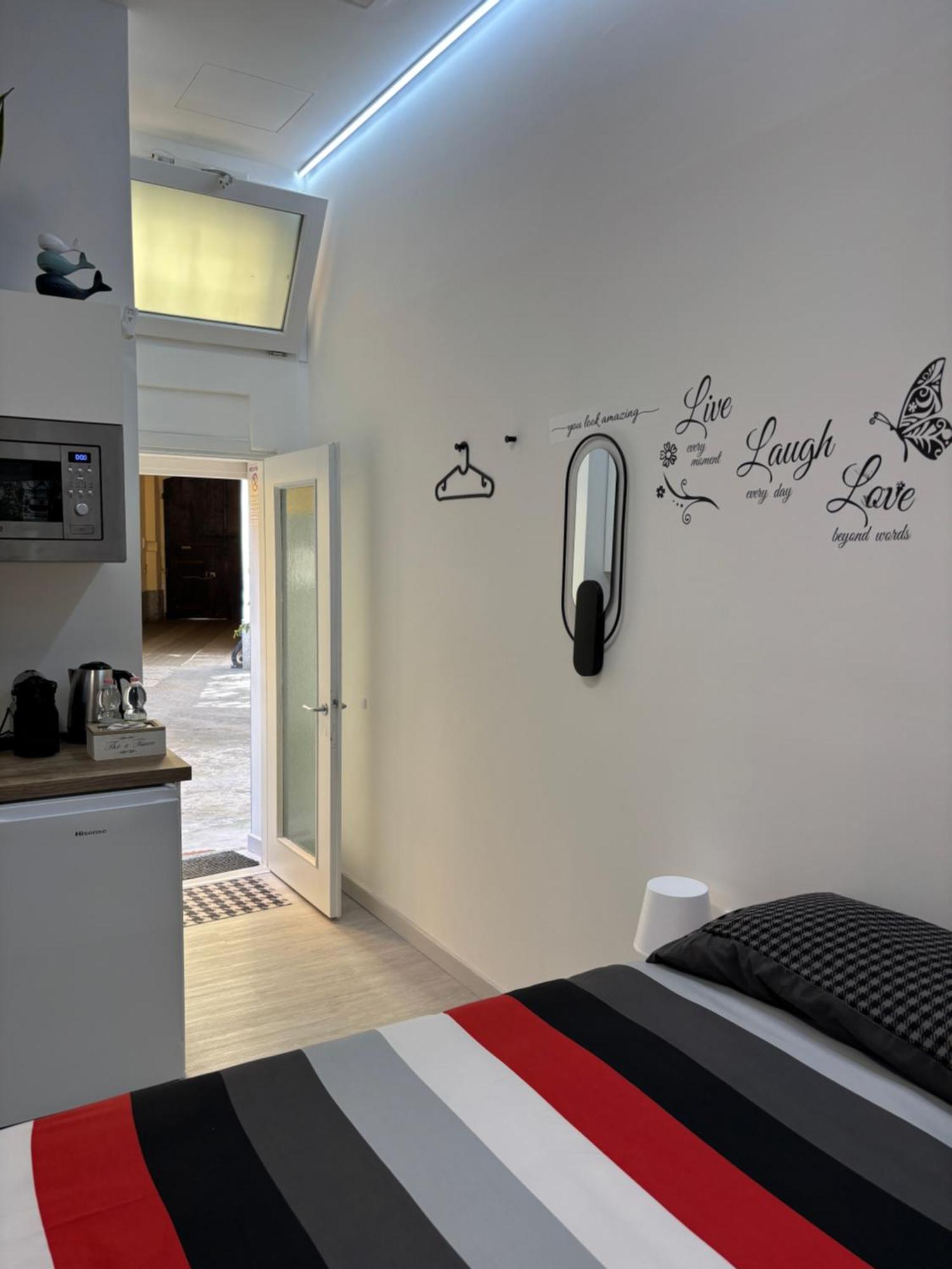 La Vecchia Milano-Les Nubles Vannucci - Il Ballatoio E Il Cortile ภายนอก รูปภาพ
