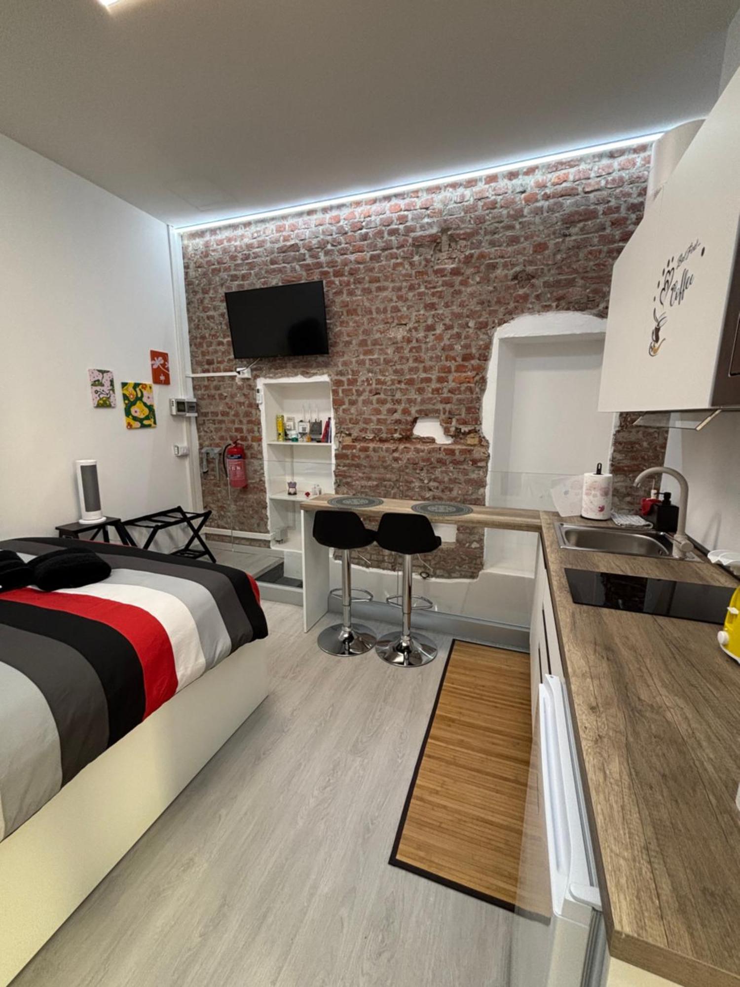 La Vecchia Milano-Les Nubles Vannucci - Il Ballatoio E Il Cortile ภายนอก รูปภาพ