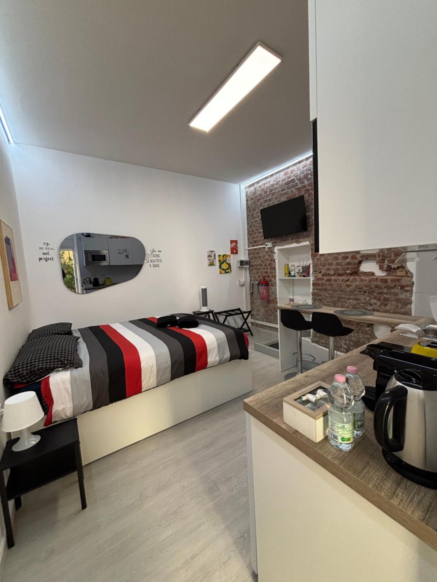 La Vecchia Milano-Les Nubles Vannucci - Il Ballatoio E Il Cortile ภายนอก รูปภาพ